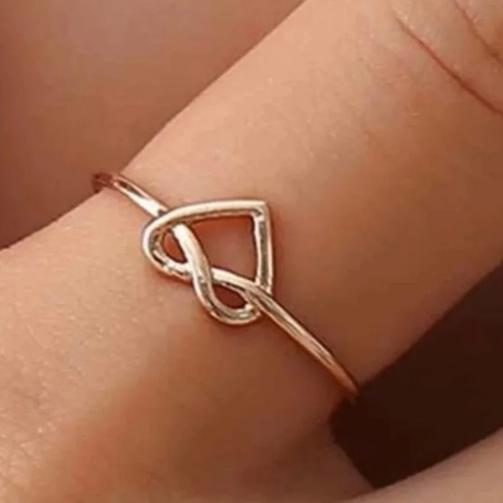 💕Dainty Knotted Heart Adjustable Ring💕